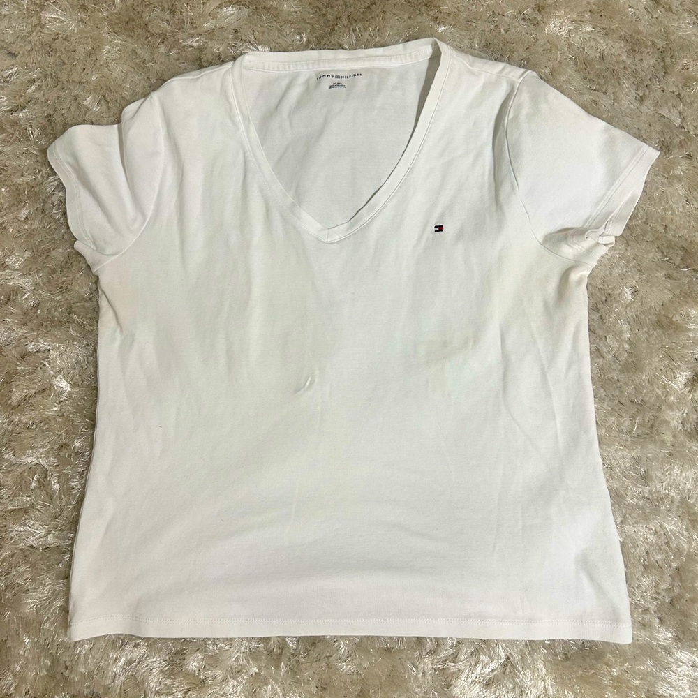 5/$20 Tommy Hilfiger Vneck T-Shirt